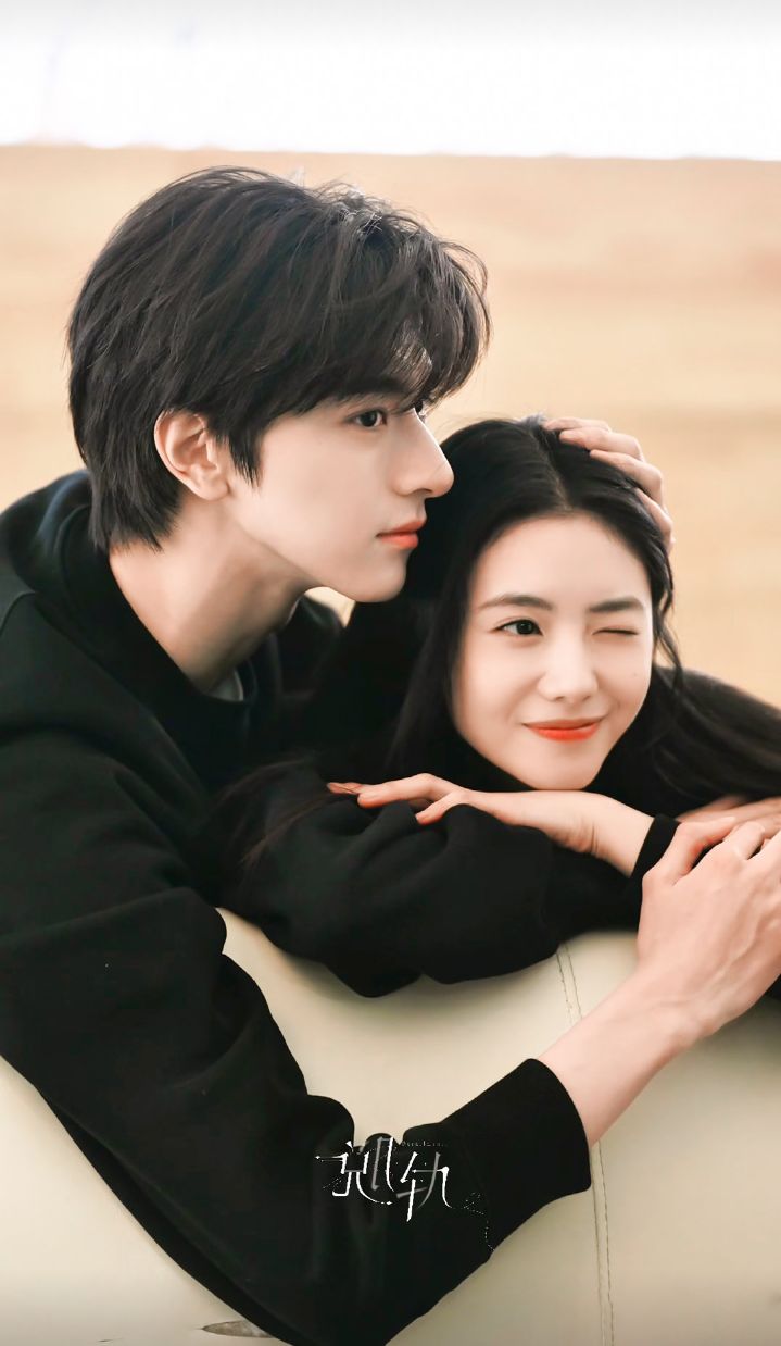 BÍ MẬT KẾT HÔN VỚI ẢNH ĐẾ