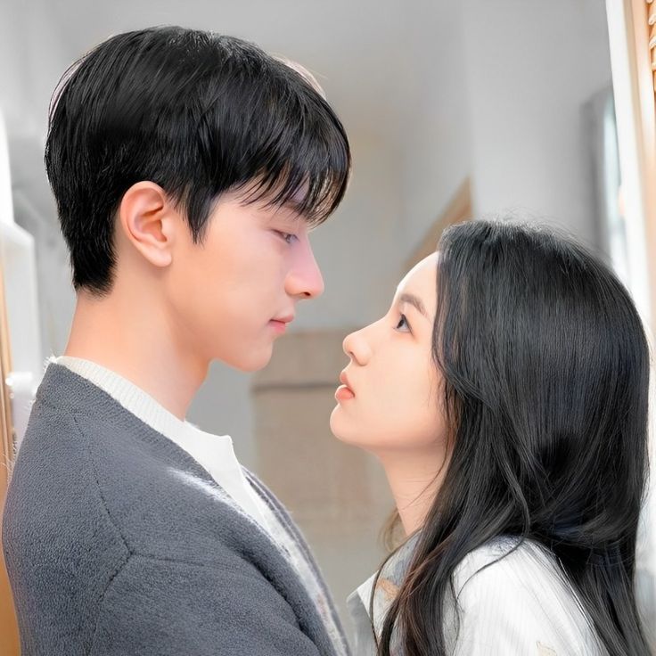 BỊ SẾP BẮT GẶP ĐANG ĐỌC TRUYỆN H