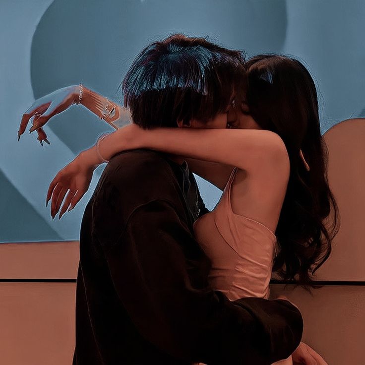 THUẦN PHỤC THÁI TỬ GIA NỔI LOẠN