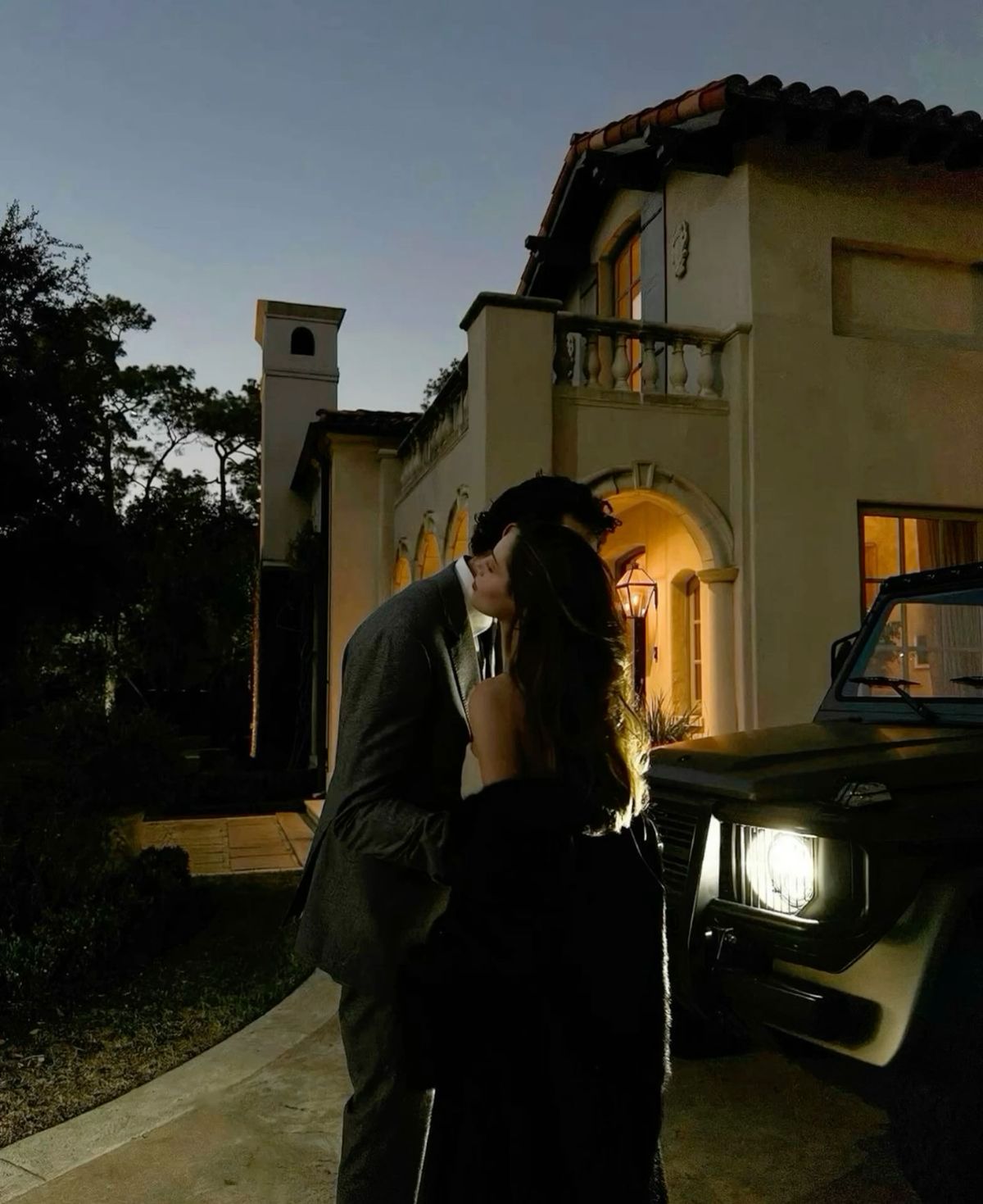 SỐNG TRONG TIỂU THUYẾT CẨU HUYẾT