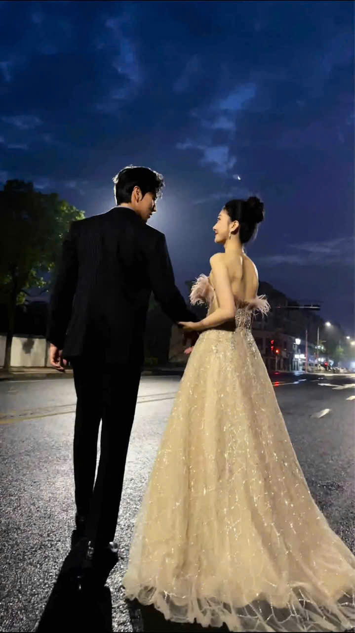 TỔNG TÀI MẶT LẠNH CŨNG BIẾT GHEN