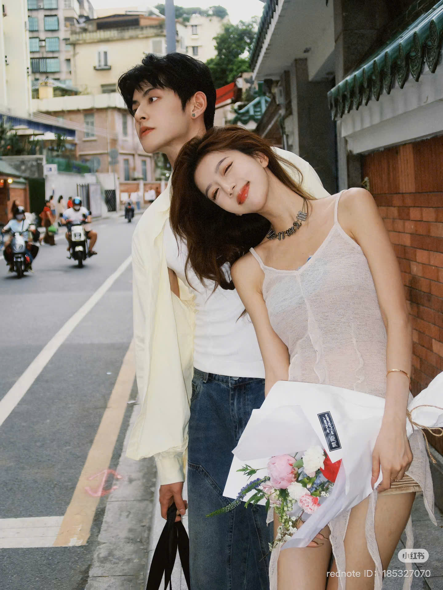 HOA HỒNG NHỎ ĐANH ĐÁ