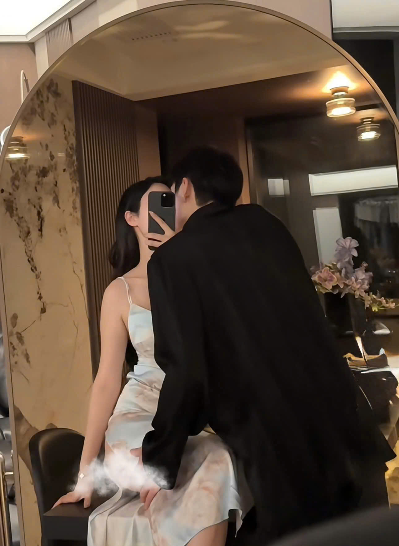 HÓA RA SẾP TỔNG LÀ NGƯỜI YÊU CŨ