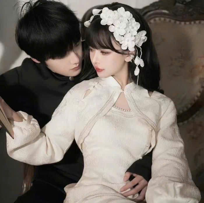 CHÍNH CUNG VÀ HAI MƯỚI TÁM CẬU EM TRAI NGOAN