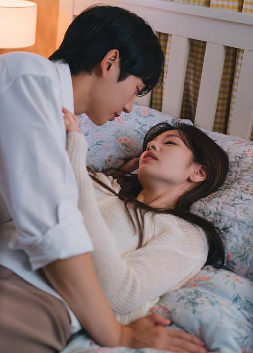 Yêu Em Trai Qua Mạng, Gặp Em Họ Ngoài Đời