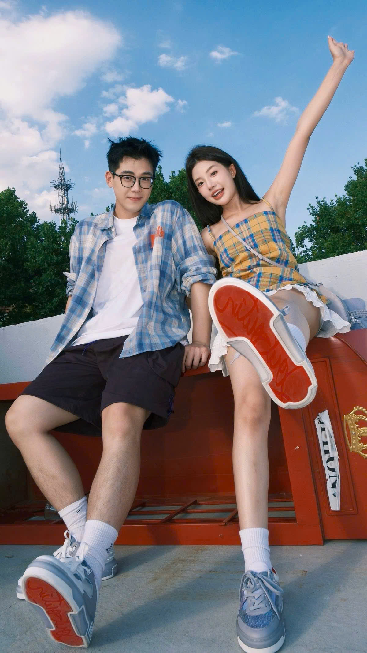 BẠN GÁI ẨN DANH CỦA NAM THẦN