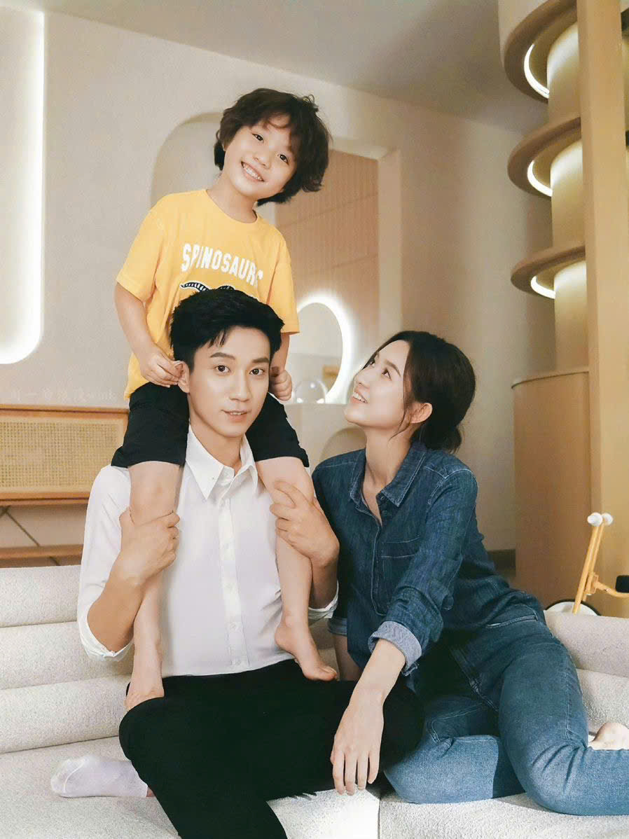 EM KHÔNG THOÁT ĐƯỢC ANH ĐÂU