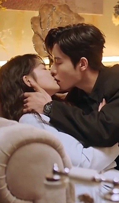 Kết Hôn Chớp Nhoáng Với Lãnh Đạo Lạnh Lùng