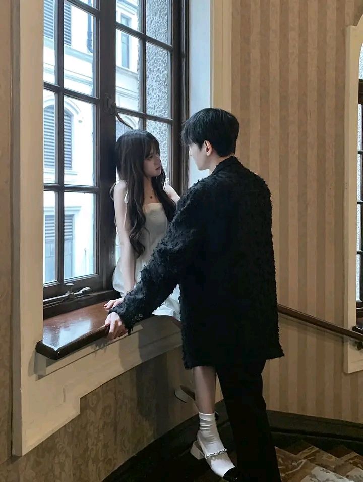 BẠN GÁI CHUNG CỦA GIỚI QUÝ TỘC