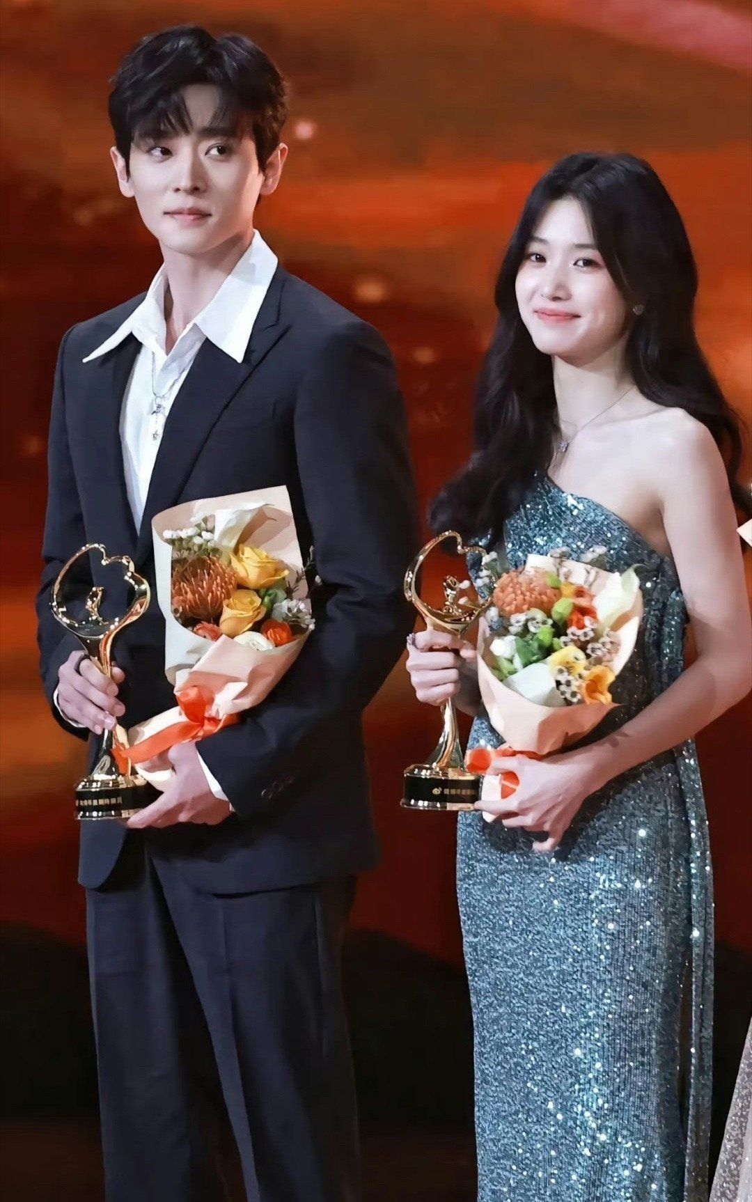 ỐNG KÍNH LIA ĐẾN TÌNH CŨ