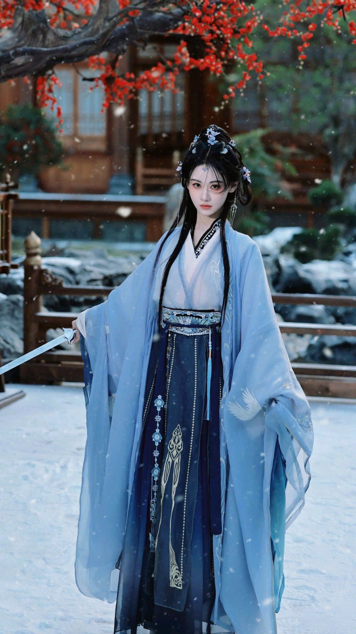 TUYẾT TRẮNG PHỦ NON CAO