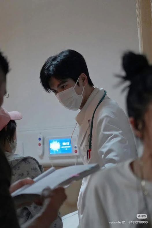 Bác Sĩ Hàng Xóm, Xin Chỉ Giáo Cách C-ởi Quần