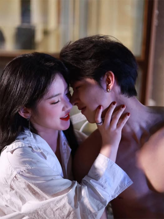 Sau Khi Oan Gia Cưới Bạn Thân Tôi