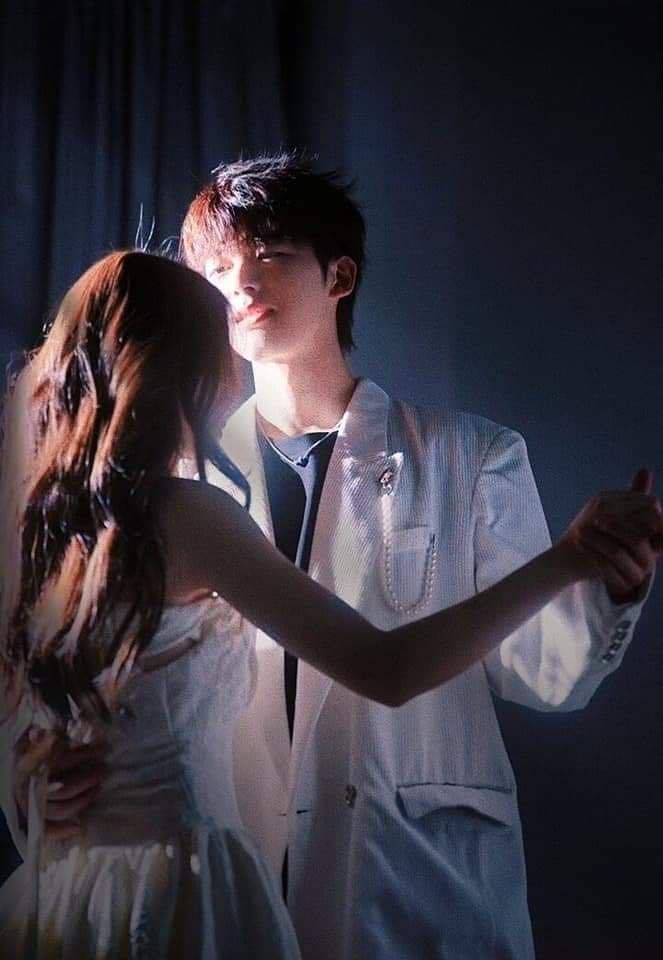 LY HÔN RỒI MỚI BIẾT ANH LÀ TỔNG TÀI