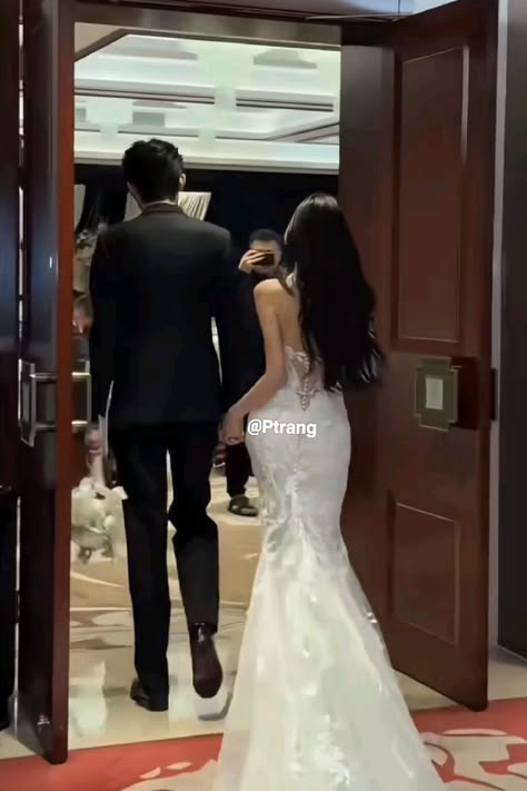 Kim Chủ Mất Trí Nhớ, Tôi Nói Dối Mình Là Cháu Gái Ruột Của Anh Ấy