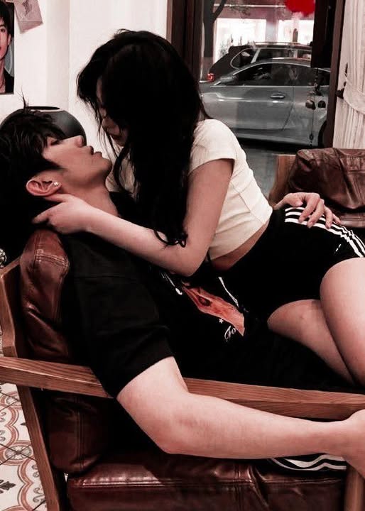 Vị Hôn Phu Của Tôi Hóa Ra Yêu Tôi Đ ến Thế